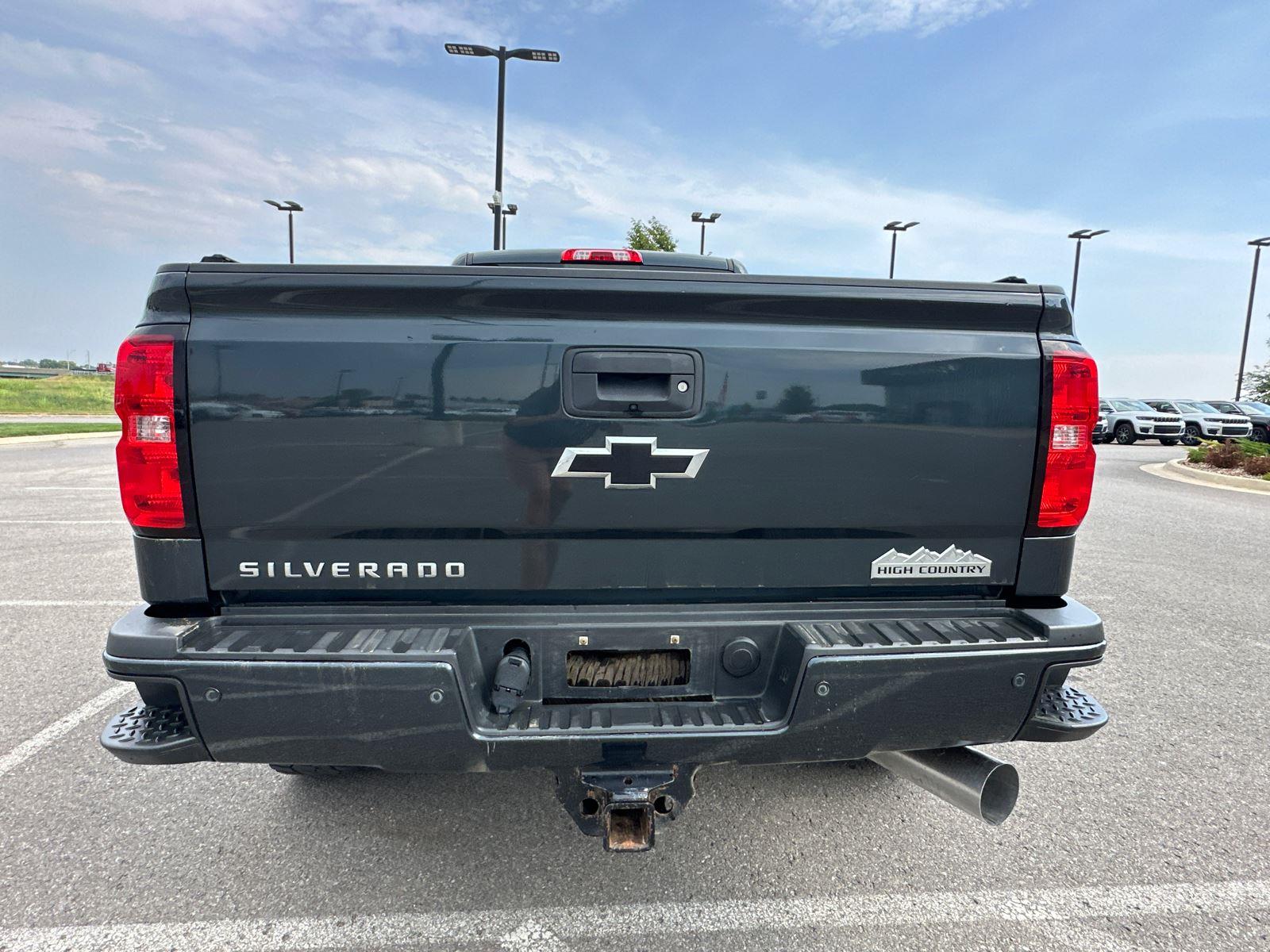 2019 Chevrolet Silverado 2500HD High Country photo 3