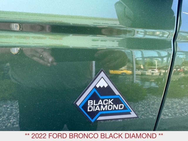 2022 Ford Bronco Black Diamond photo 6