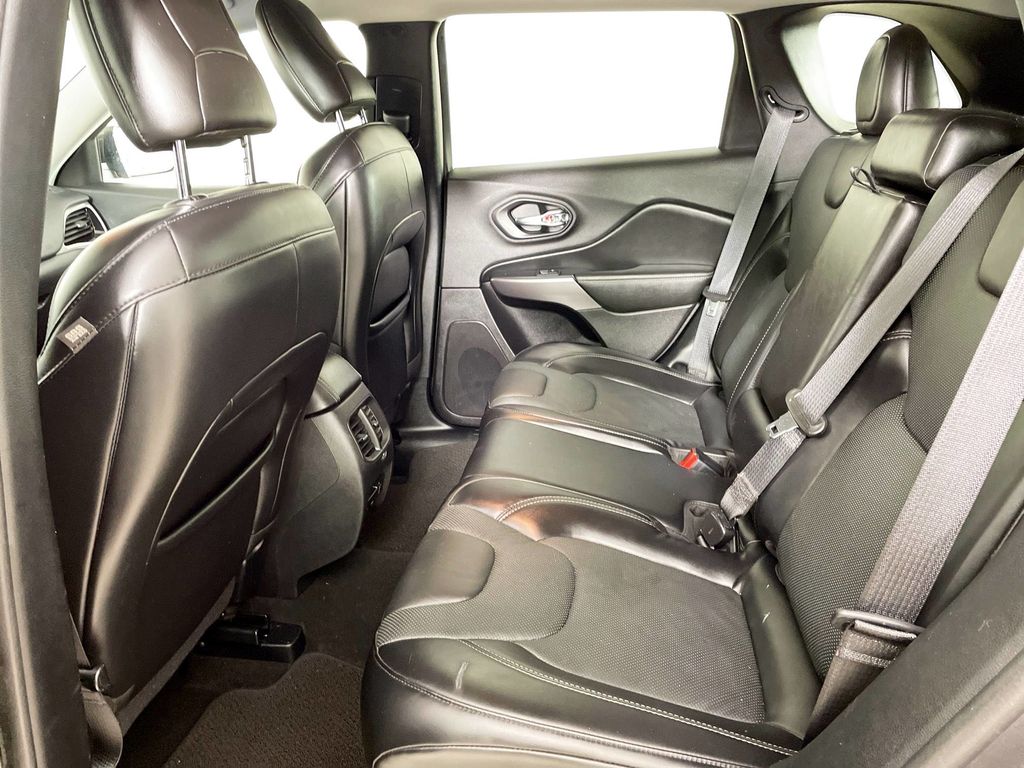 2020 Jeep Cherokee Limited photo 20