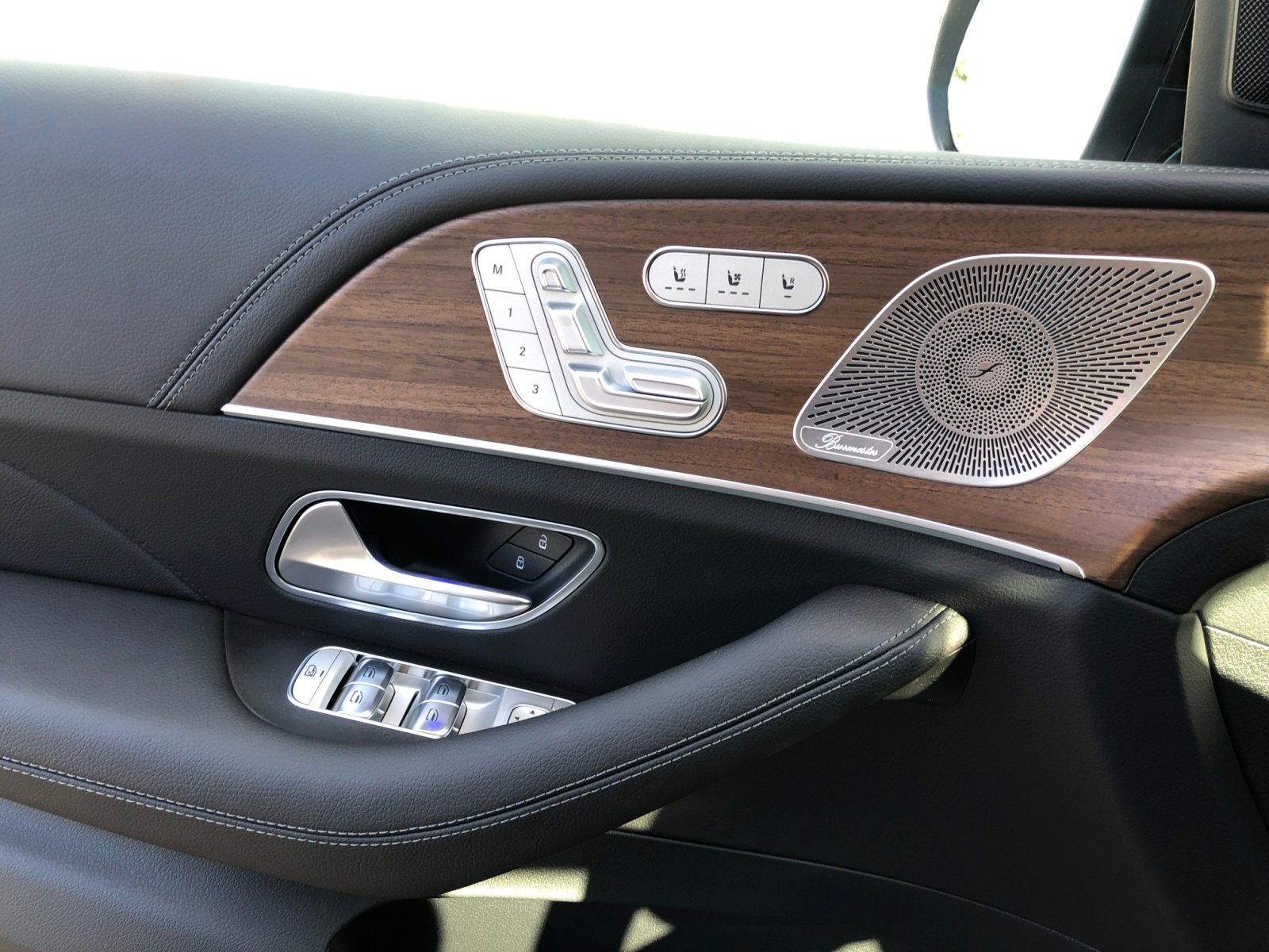 2025 Mercedes Benz GLS 450 4MATIC photo 13