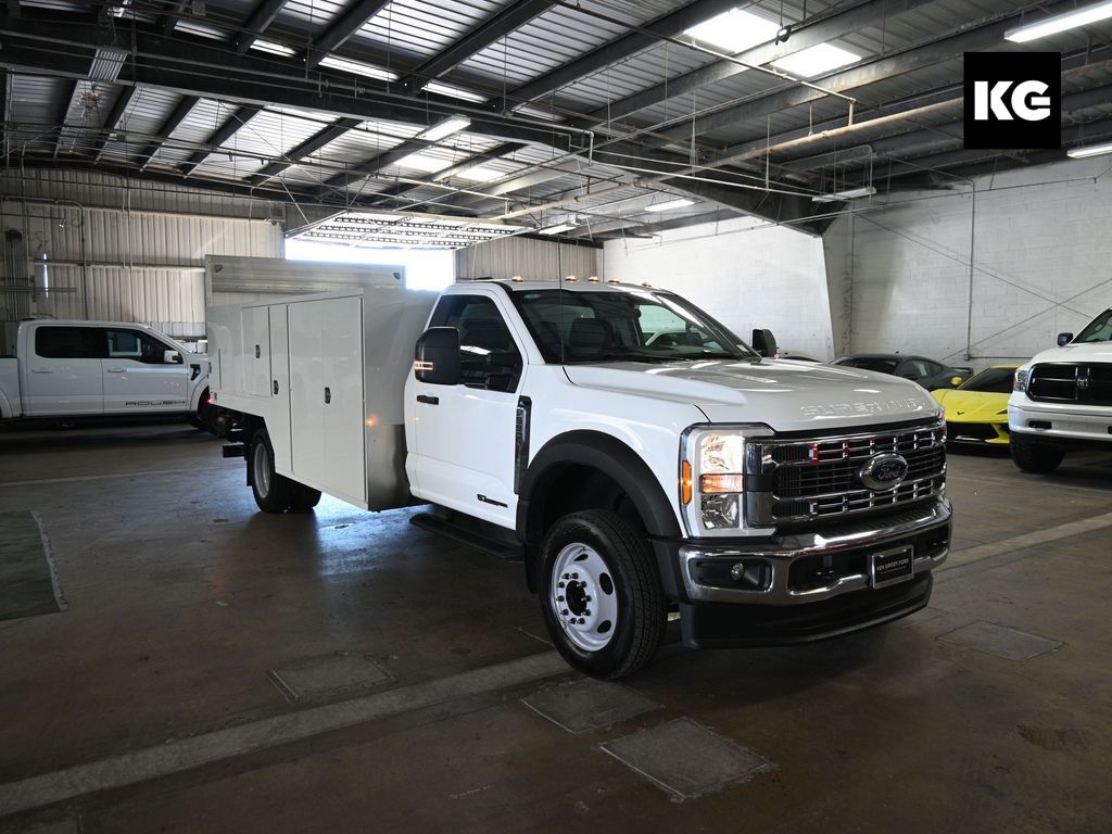 2025 Ford F-550 Super Duty Chassis Cab XL's photo
