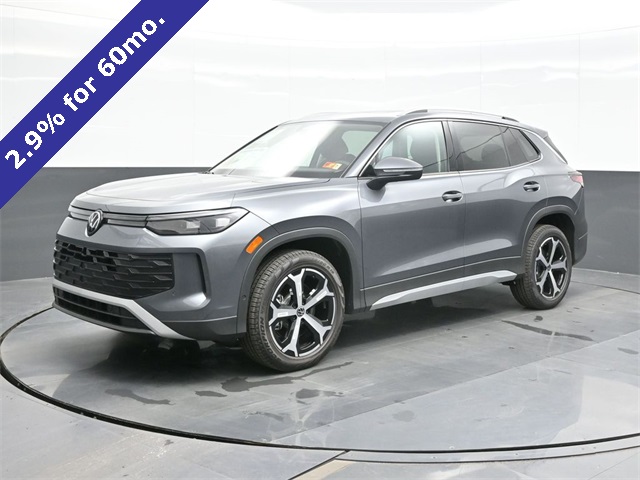 2025 Volkswagen Tiguan SE's photo