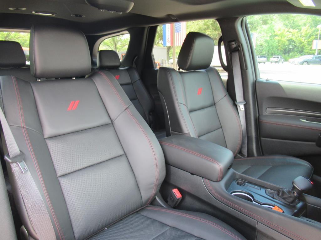 2025 Dodge Durango R/T Plus photo 8