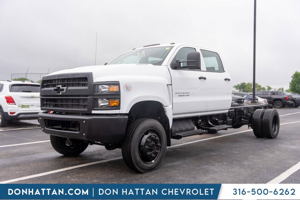 2024 Chevrolet Silverado 4500 Medium Duty Chassis Cab Work Truck's photo