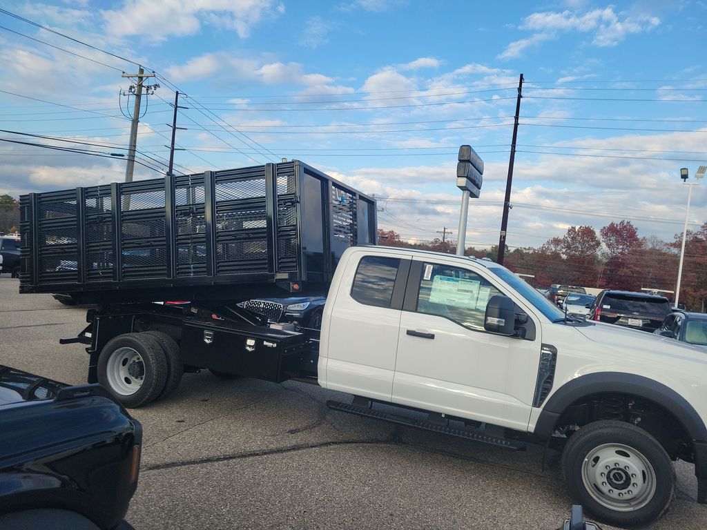 2025 Ford F-450 Super Duty Chassis Cab XL's photo