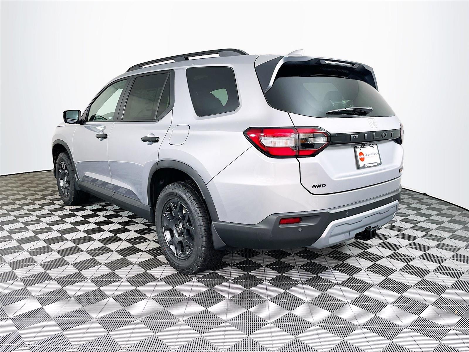 2025 Honda Pilot TrailSport photo 4