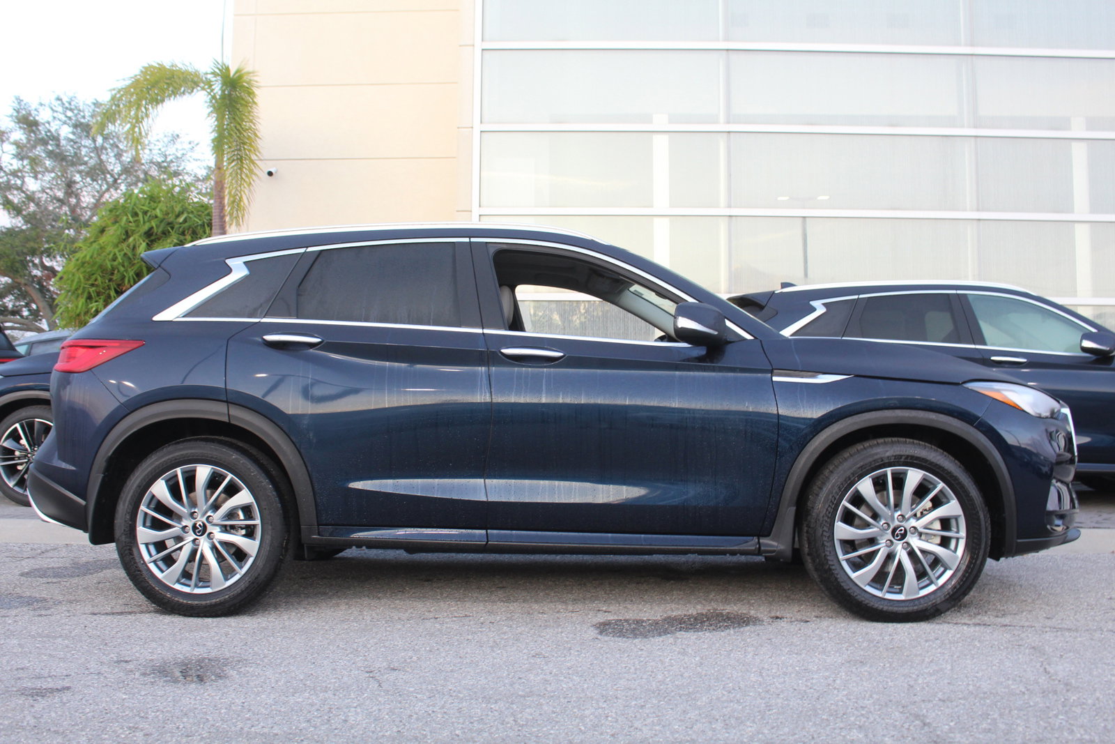 2025 Infiniti QX50 Luxe photo 7