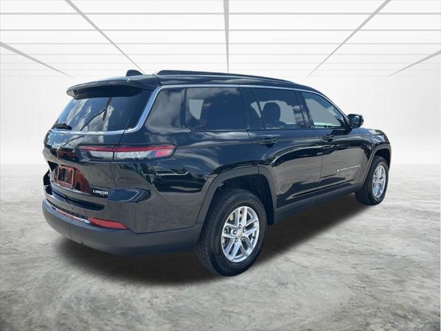 2025 Jeep Grand Cherokee Laredo photo 3