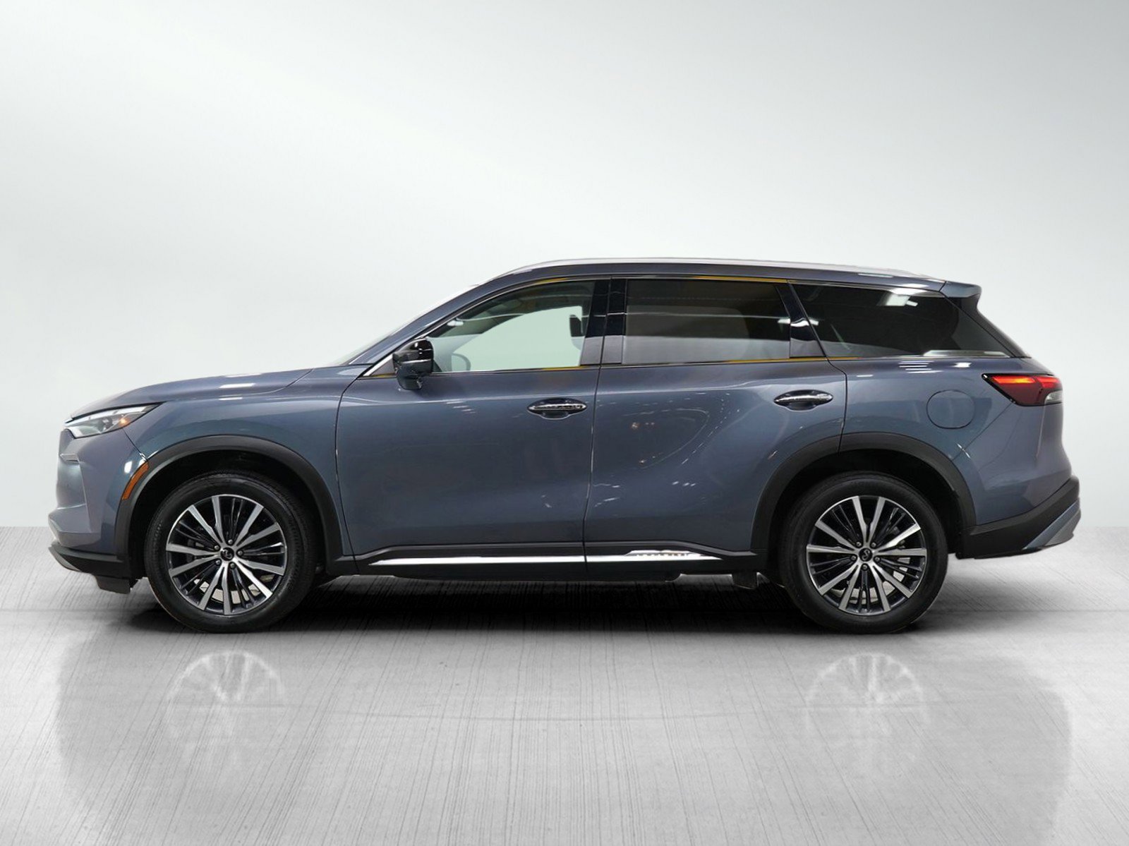 Used 2024 INFINITI QX60 SENSORY with VIN 5N1DL1GS8RC355639 for sale in Wayzata, Minnesota