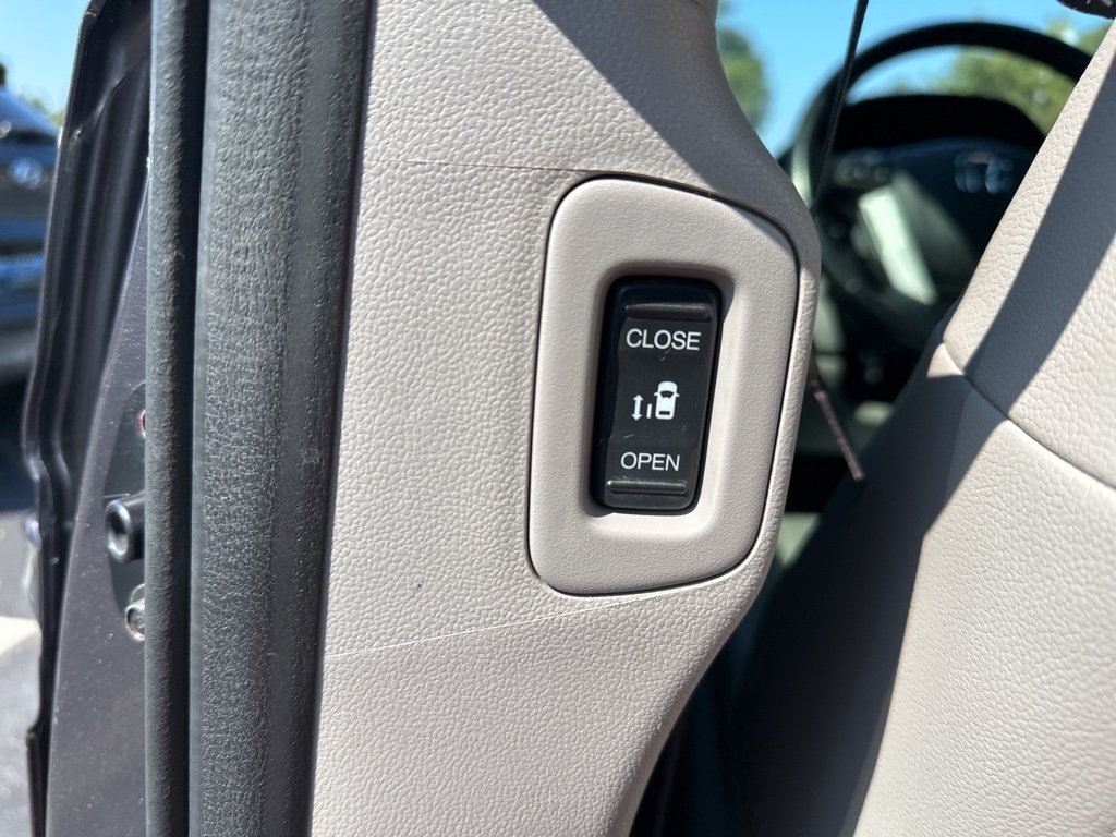 2017 Honda Odyssey EX-L photo 17