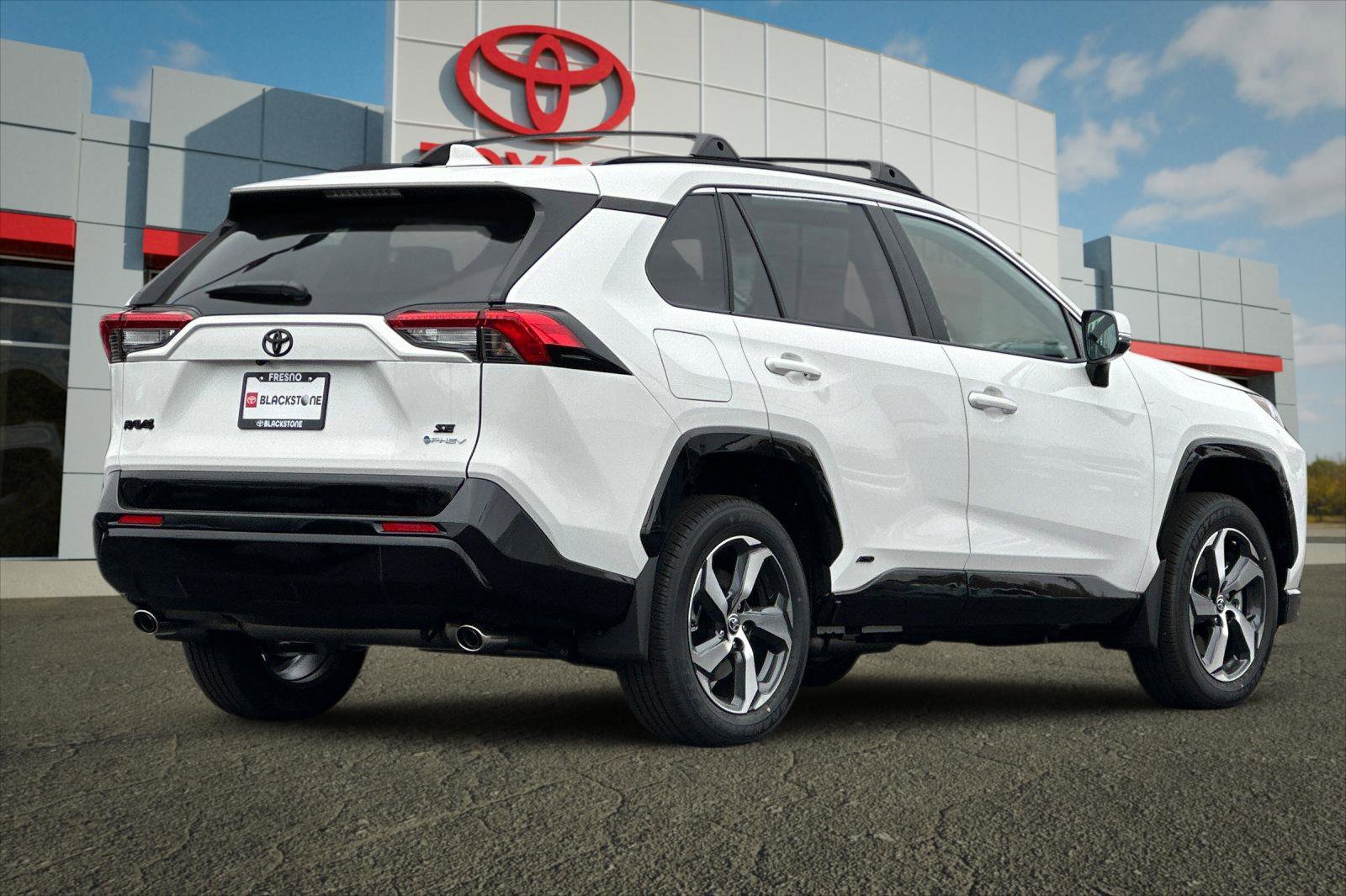 2025 Toyota RAV4 Hybrid SE photo 3