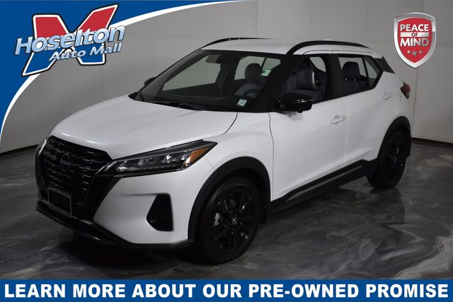 2023 Nissan Kicks SR's photo