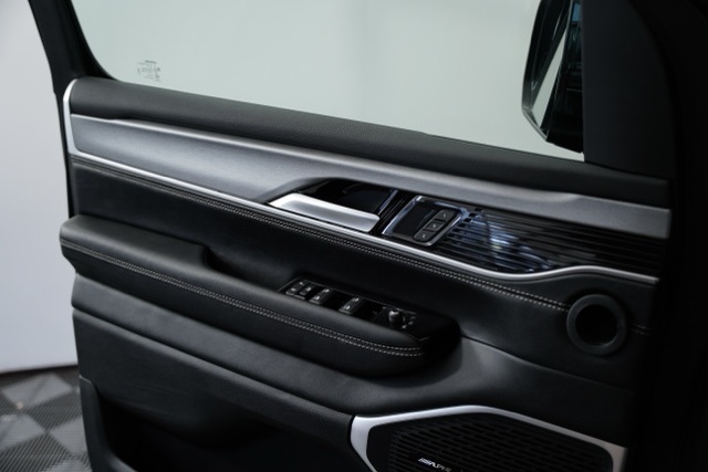 2025 Jeep Wagoneer Series II photo 17