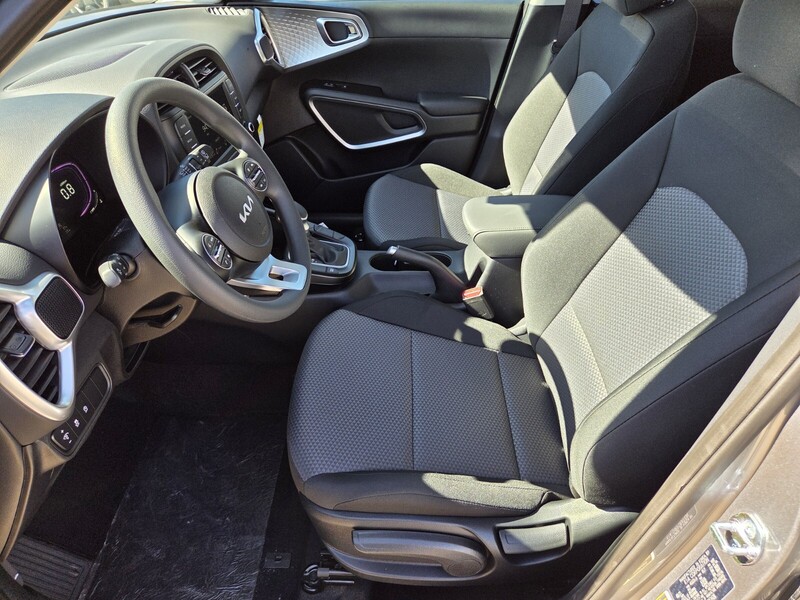 2025 Kia Soul LX S photo 5