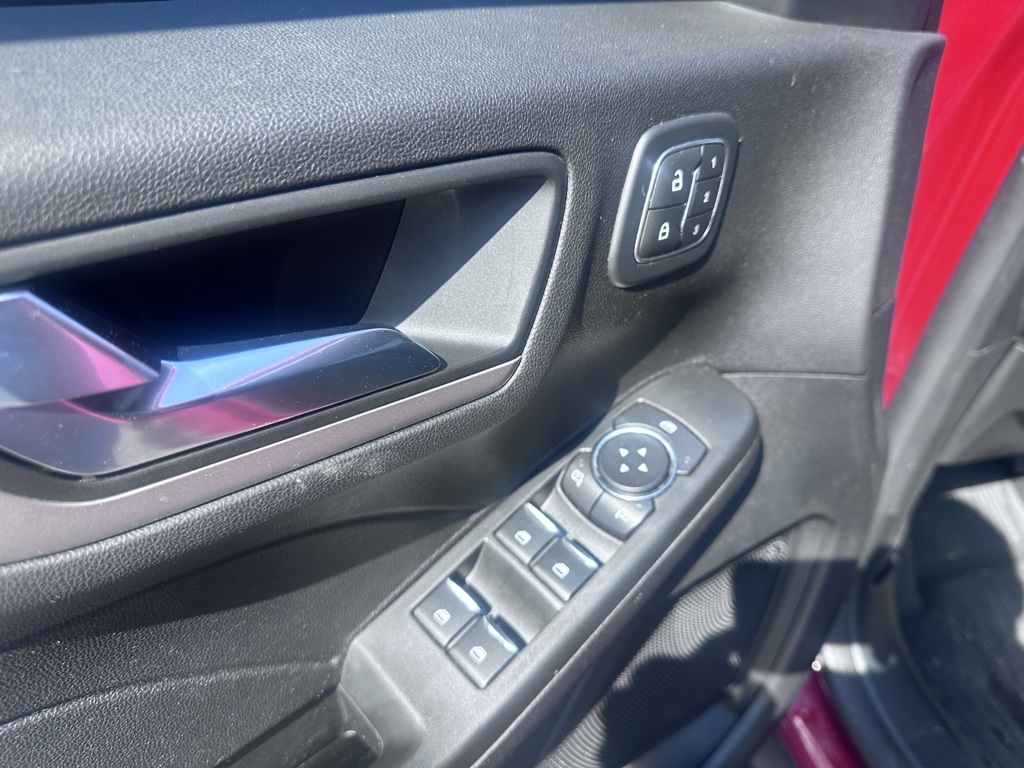 2022 Ford Escape SEL photo 4