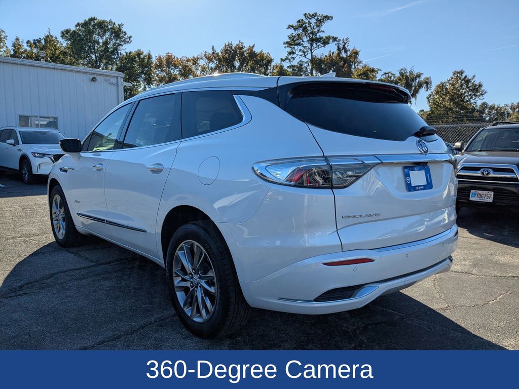 2024 Buick Enclave Avenir photo 2