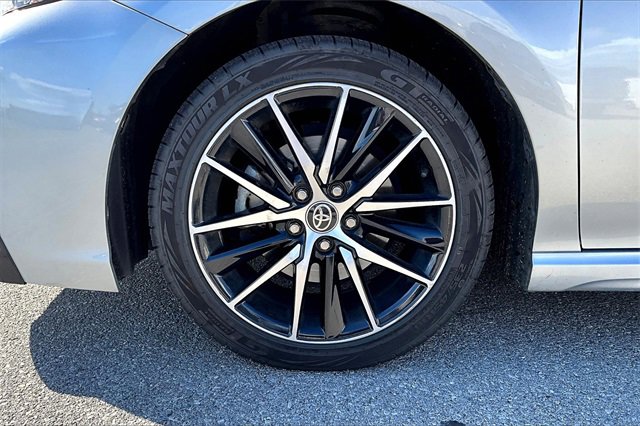 2022 Toyota Camry SE photo 7