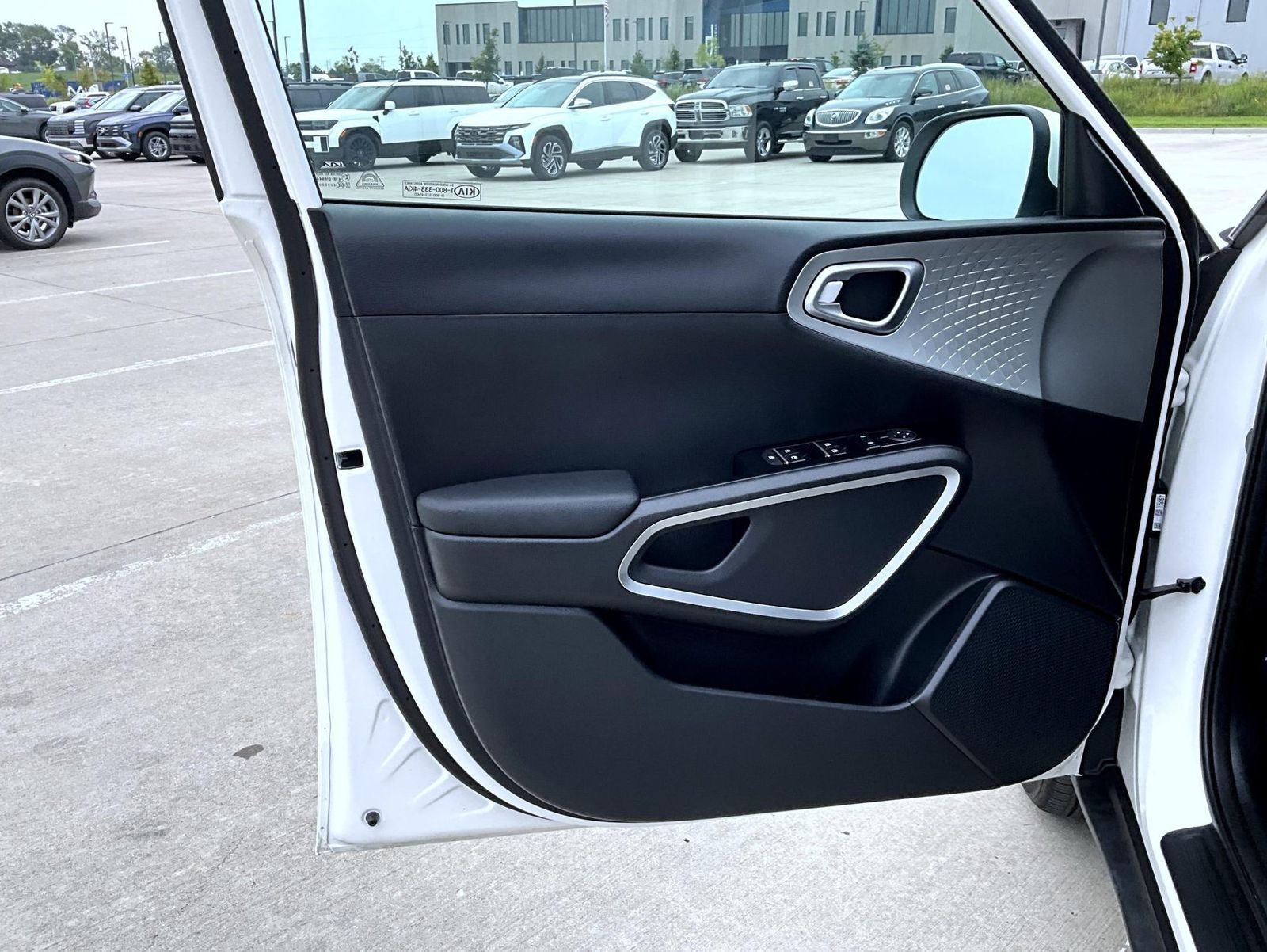 2022 Kia Soul LX photo 10
