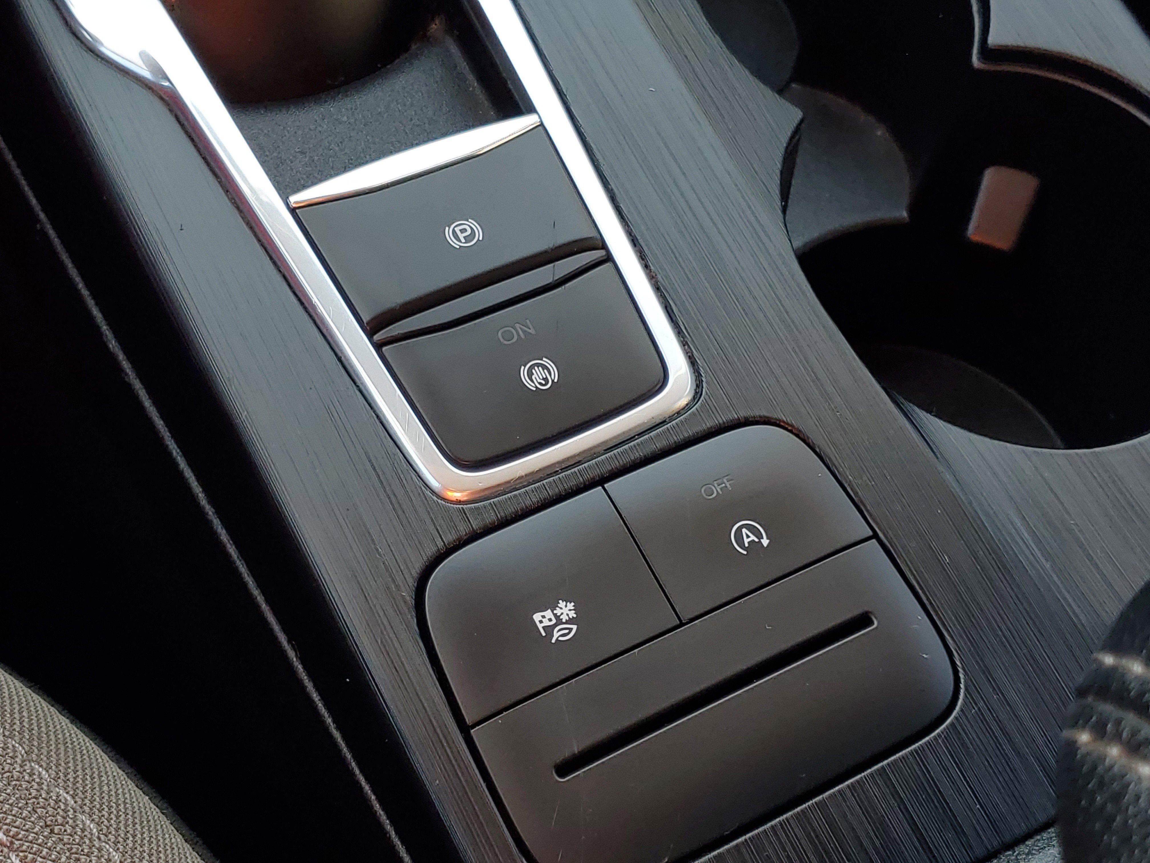 2022 Ford Escape S photo 11