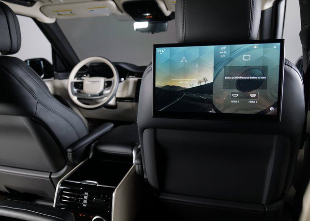 2023 Land Rover Range Rover Autobiography photo 10