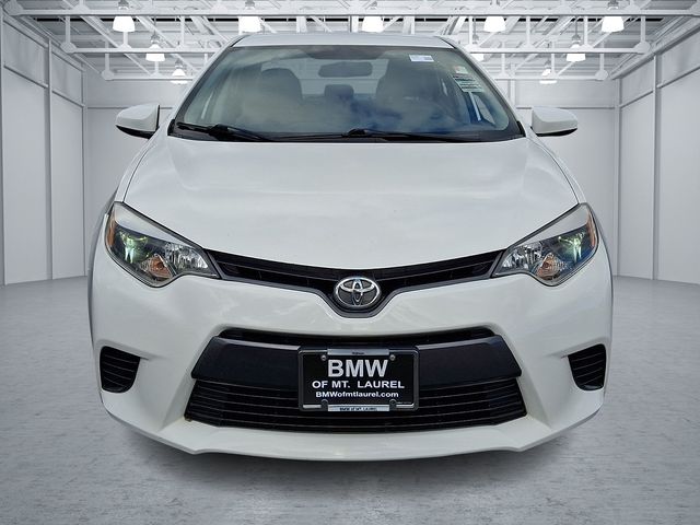 2016 Toyota Corolla LE photo 2