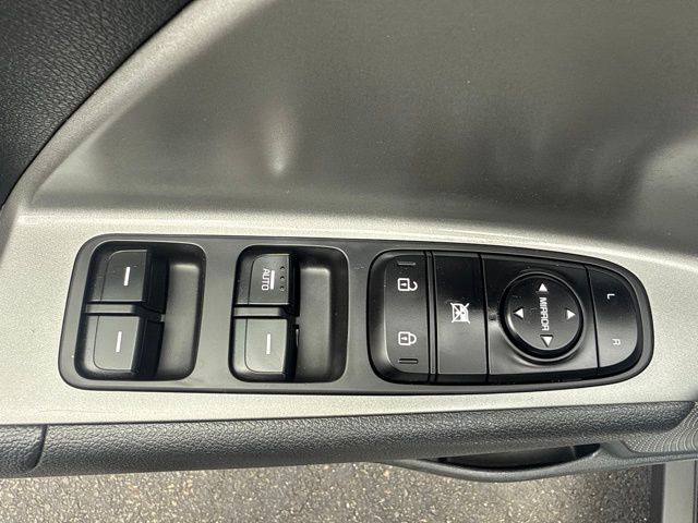 2022 Kia Niro LX photo 16