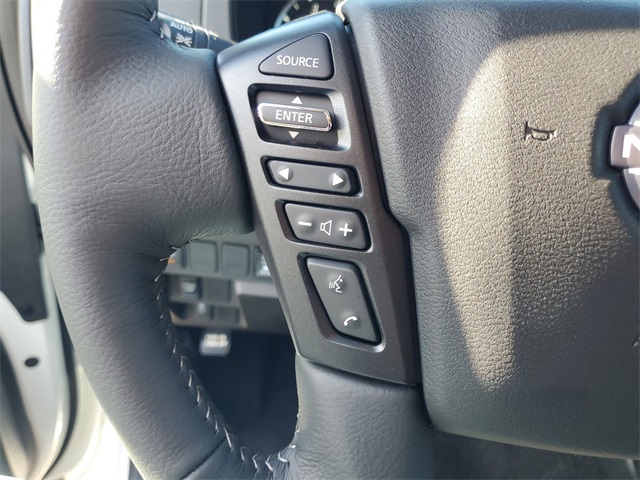 2025 Nissan Frontier Crew Cab SV photo 9