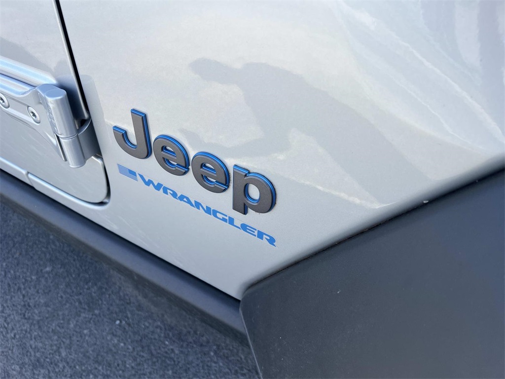 2023 Jeep Wrangler Base 4xe Willys photo 7