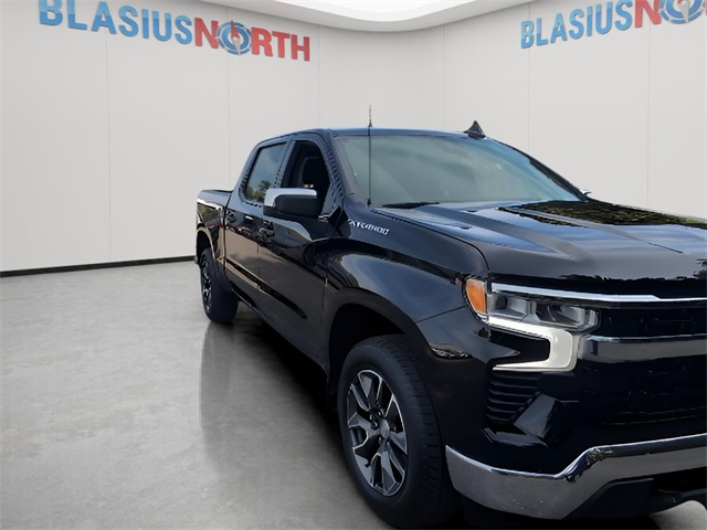 2022 Chevrolet Silverado 1500 LT photo 4