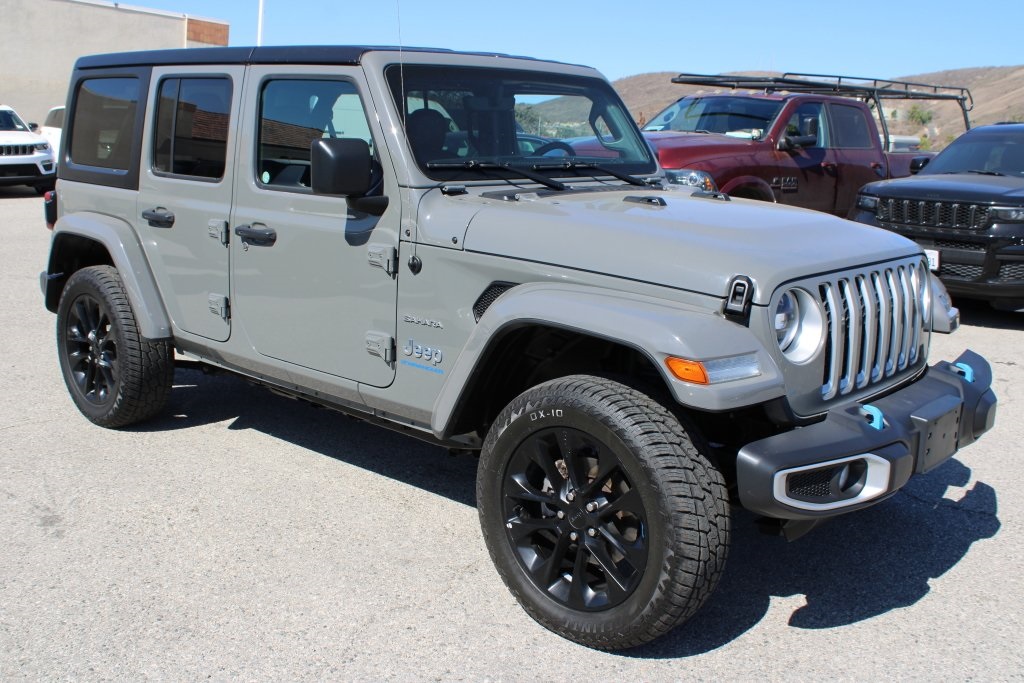 2023 Jeep Wrangler Sahara 4xe photo 3