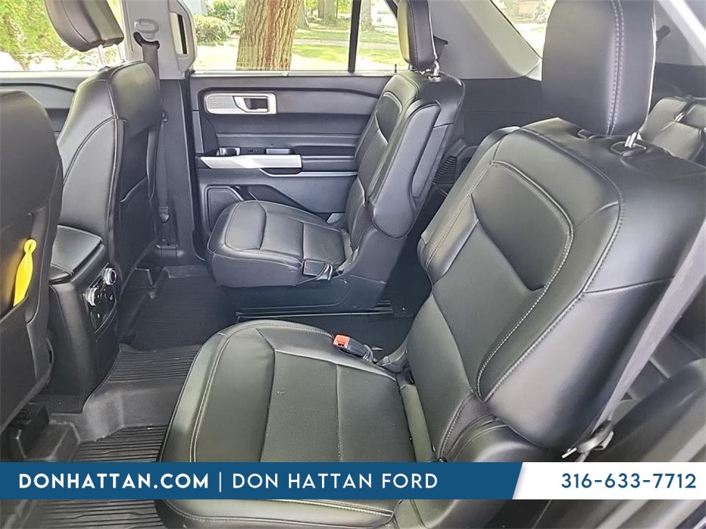 2022 Ford Explorer Limited photo 2