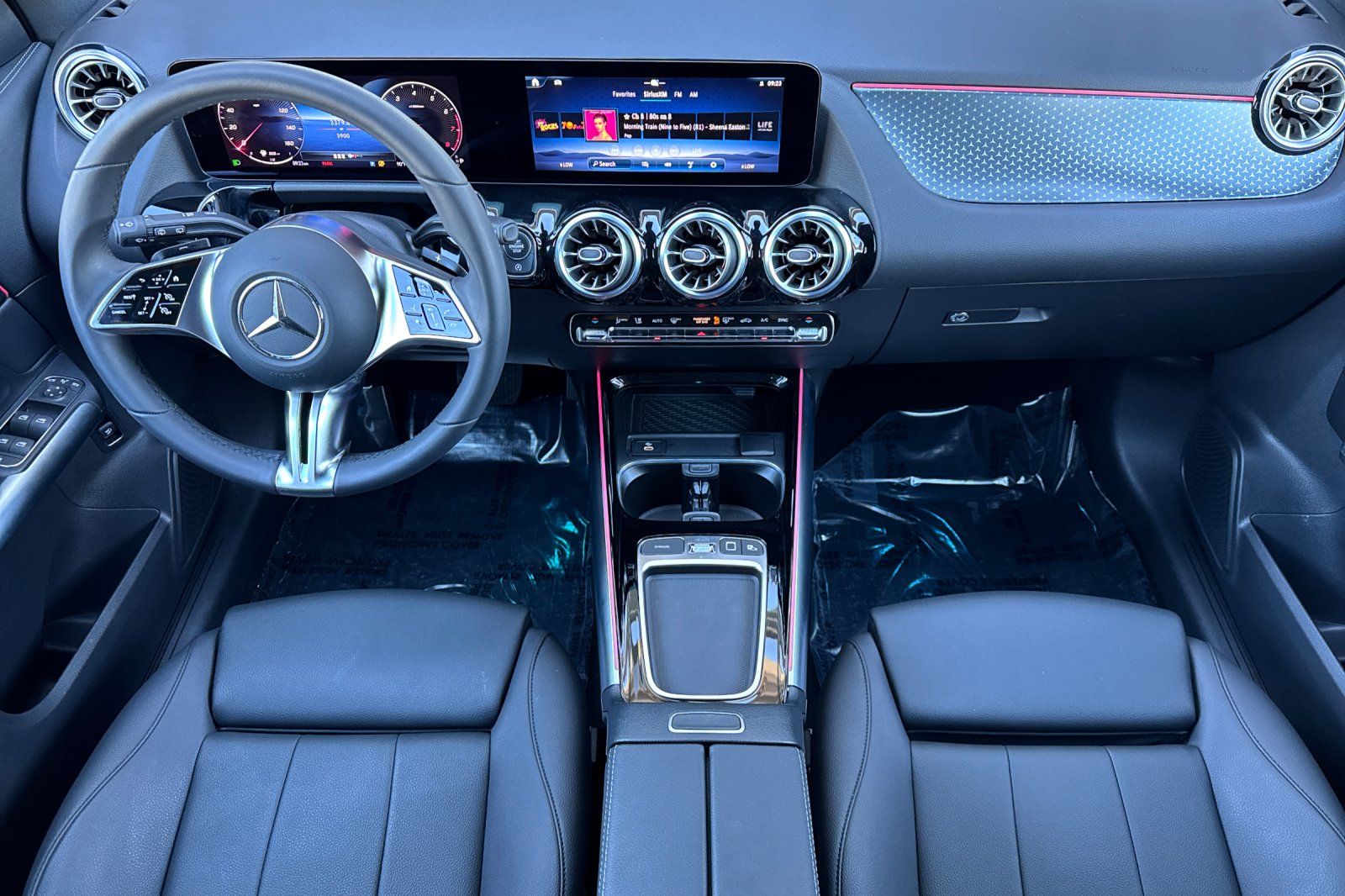 2025 Mercedes Benz GLA 250 photo 3