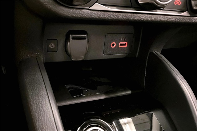 2025 Nissan Versa 1.6 SV photo 26