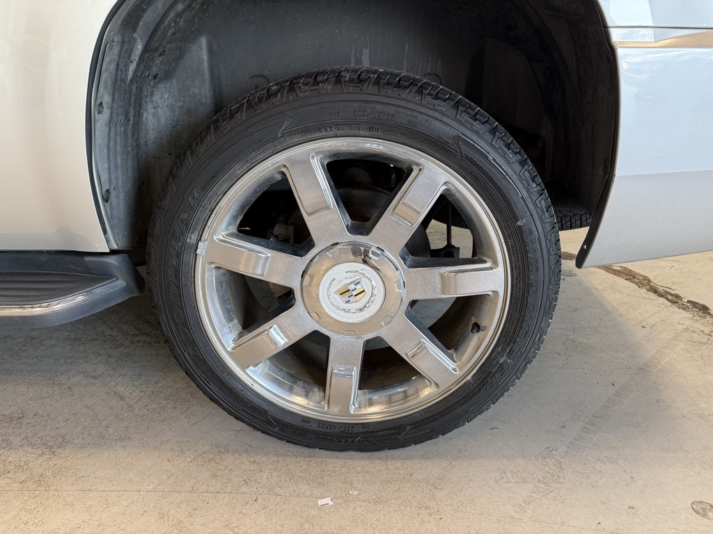 2011 Cadillac Escalade Base photo 10