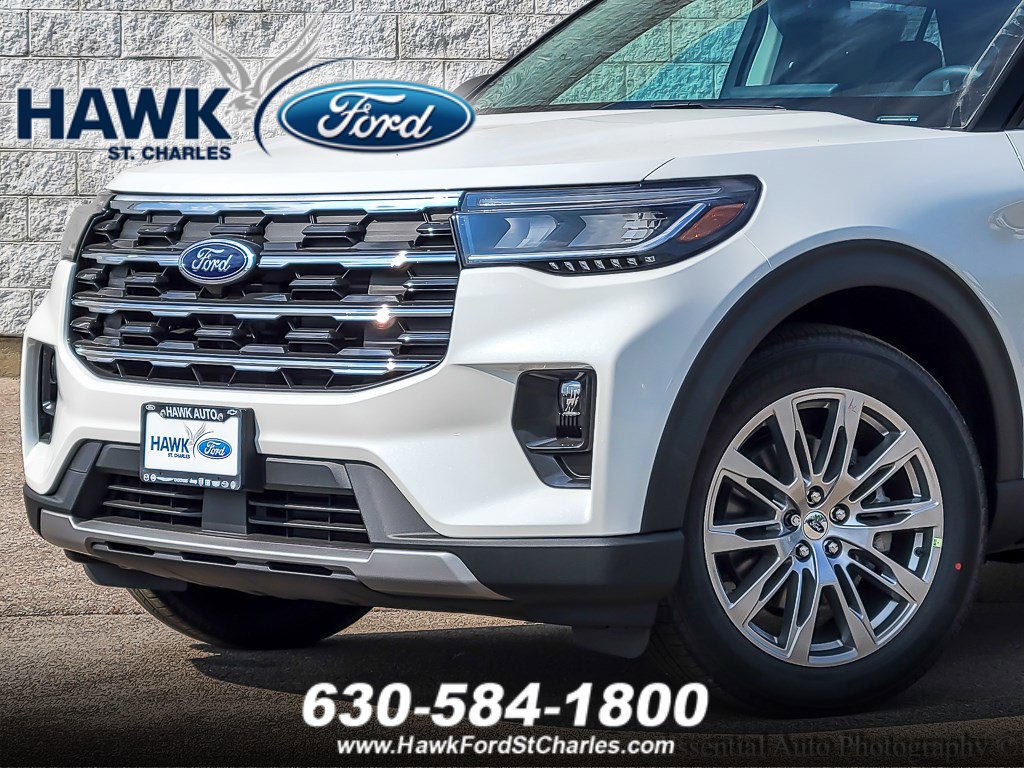 2025 Ford Explorer photo 2