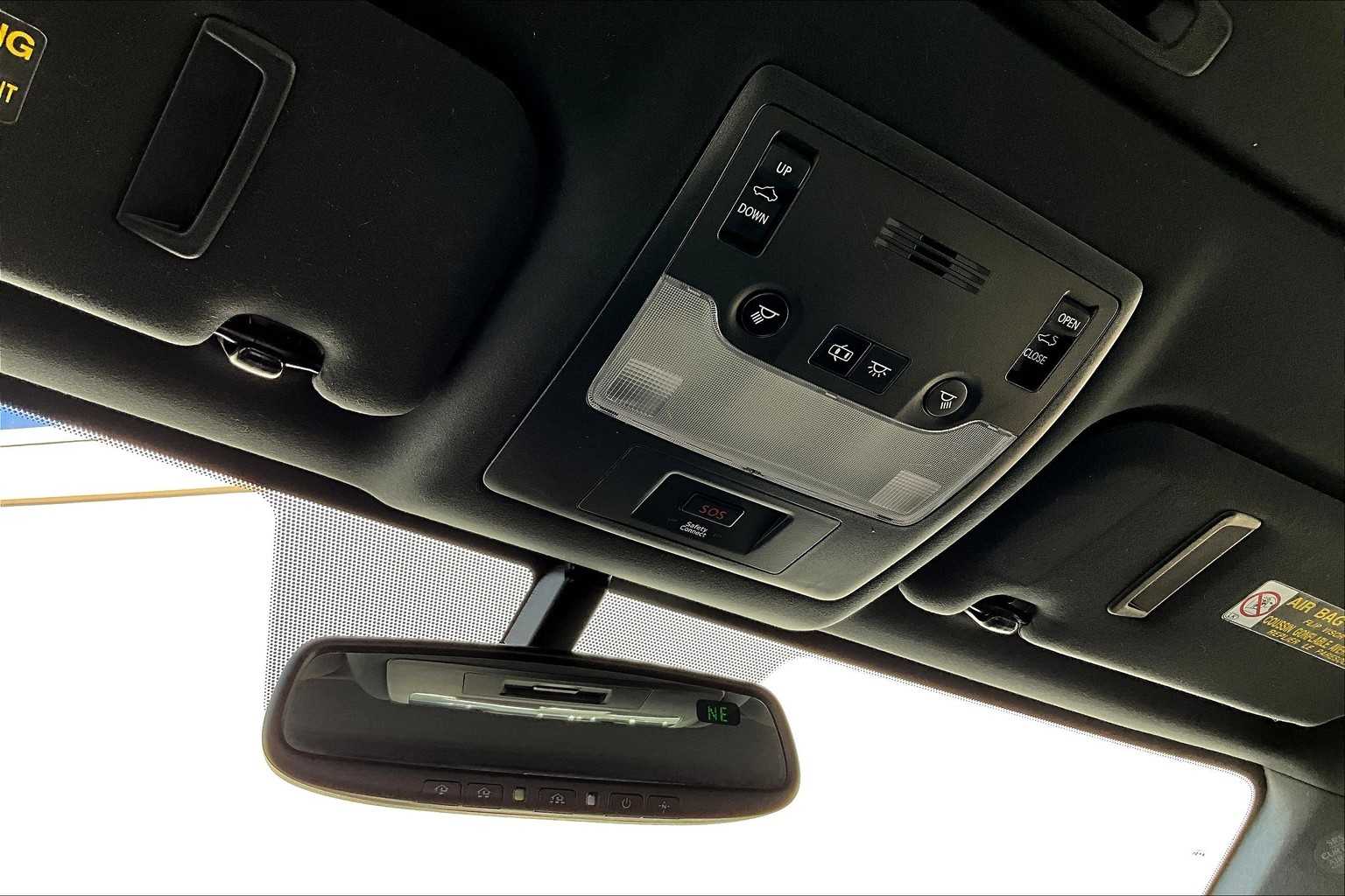 2014 Lexus IS 250 photo 32