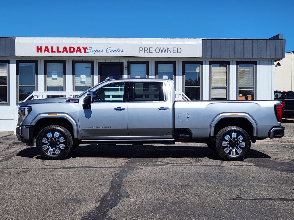 2024 Gmc Sierra 3500 HD Denali photo 2
