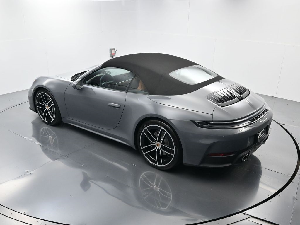 2025 Porsche 911 photo 33