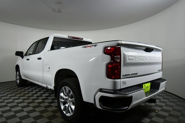 2025 Chevrolet Silverado 1500 Custom photo 11