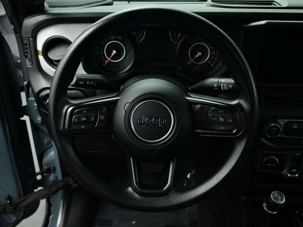 2025 Jeep Wrangler Sport photo 3