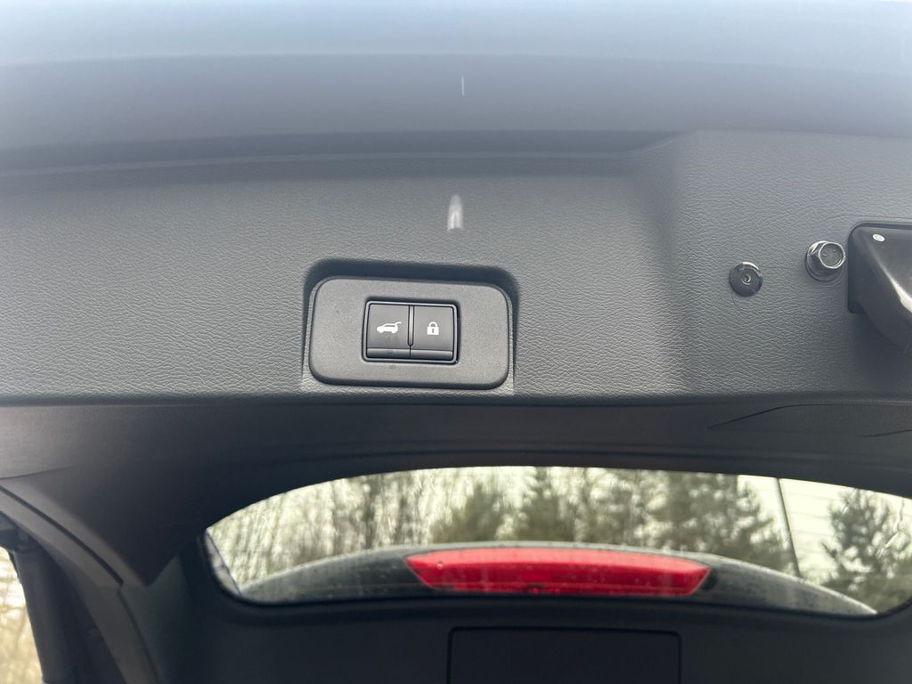 2025 Nissan Rogue Platinum photo 33