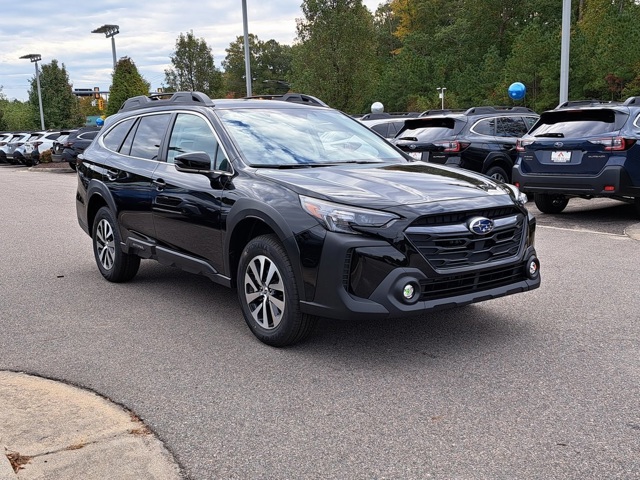 2025 Subaru Outback Premium's photo