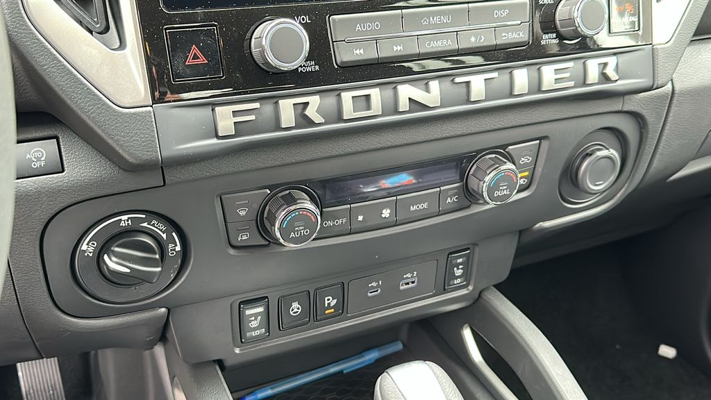 2025 Nissan Frontier SV photo 17