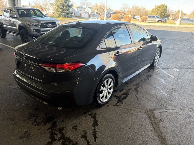 2023 Toyota Corolla LE photo 3