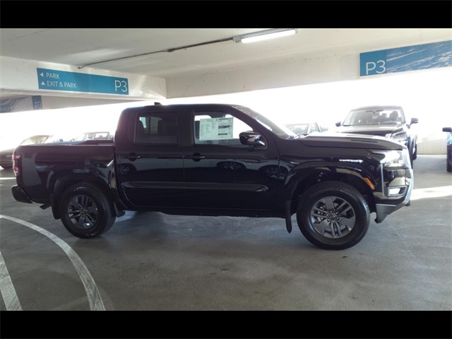 2025 Nissan Frontier SV photo 4