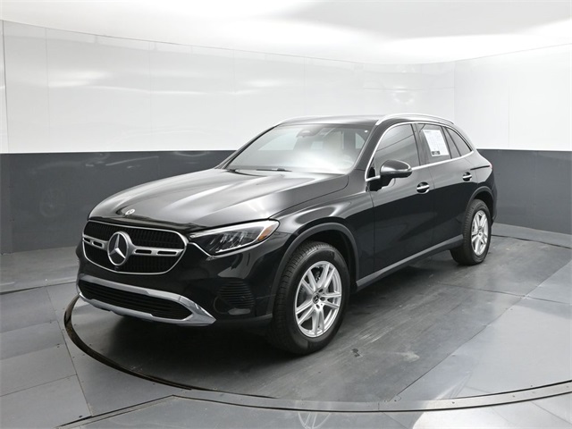 2025 Mercedes-Benz GLC Base's photo