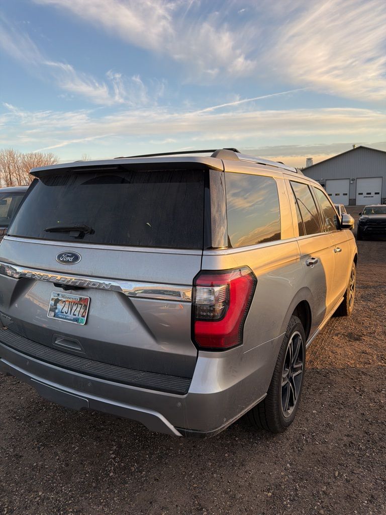 2021 Ford Expedition Limited photo 3