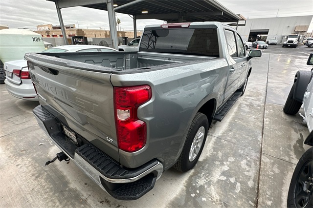 2024 Chevrolet Silverado 1500 LT photo 2