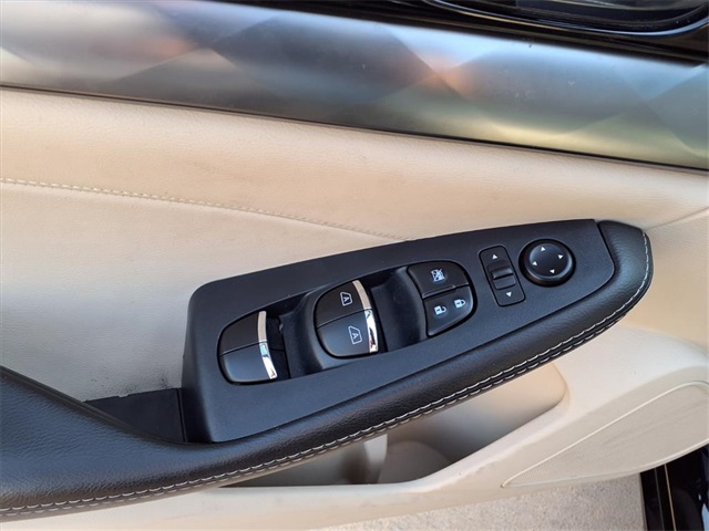 2023 Nissan Maxima SV photo 4