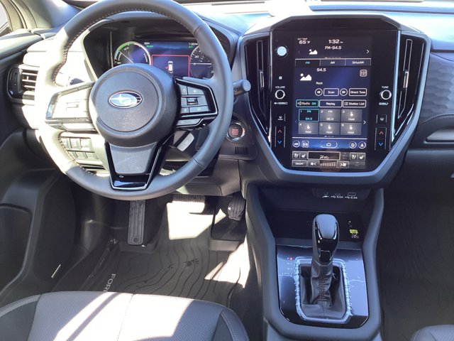 2025 Subaru Forester Touring photo 10